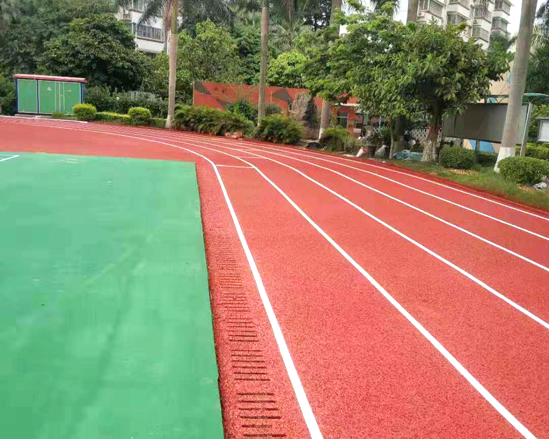 案例 | 新完成！南宁卓立实验学校符合新国标标准全塑型跑道成功交付！